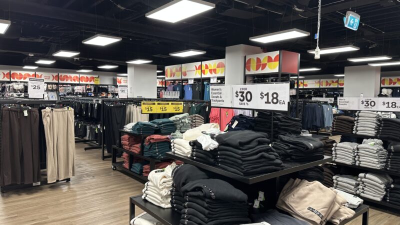 The Warehouse衣類