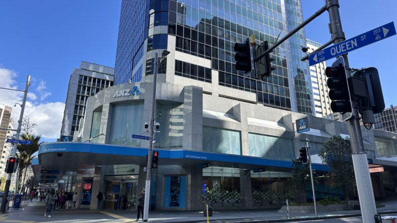 ANZ205 Queen Street