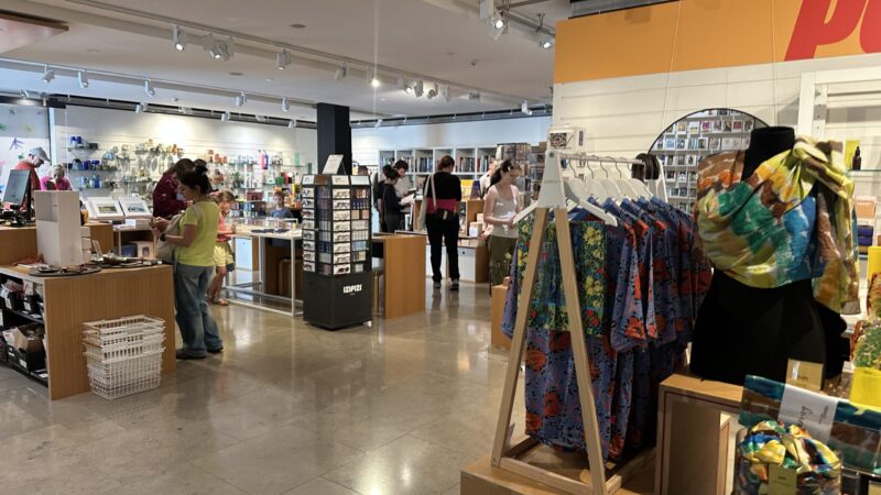 オークランド美術館(Auckland Art Gallery Toi o Tāmaki)のお土産屋2