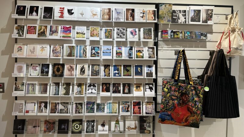 オークランド美術館(Auckland Art Gallery Toi o Tāmaki)のお土産屋さん1