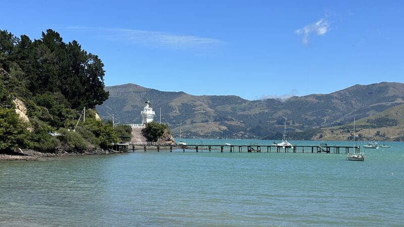 街のシンボル：Akaroa Lighthouse