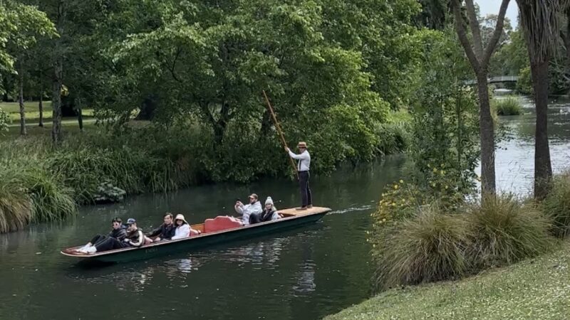 パンティング（Punting）をする人