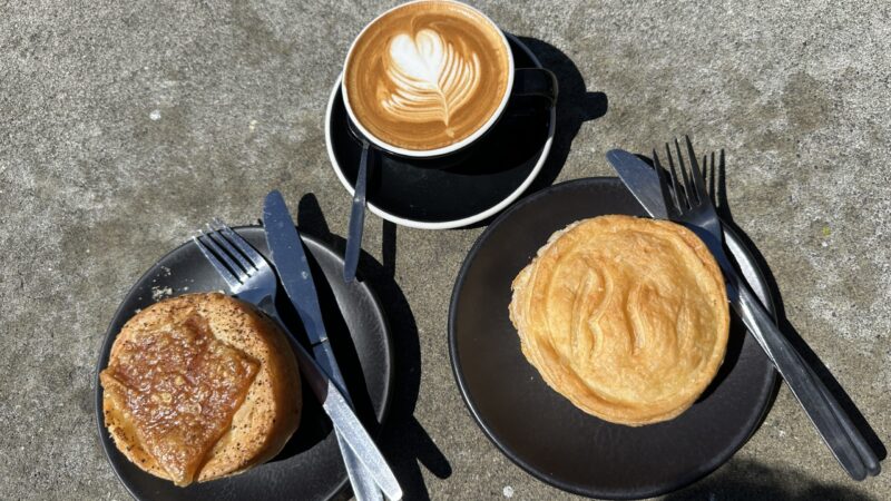 フェアリー・ベイクハウス（Fairlie Bakehouse）のパイとコーヒー